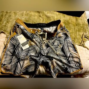 NEW Vuori board shorts. Got as gift from girlfriend and girlfriend gone.